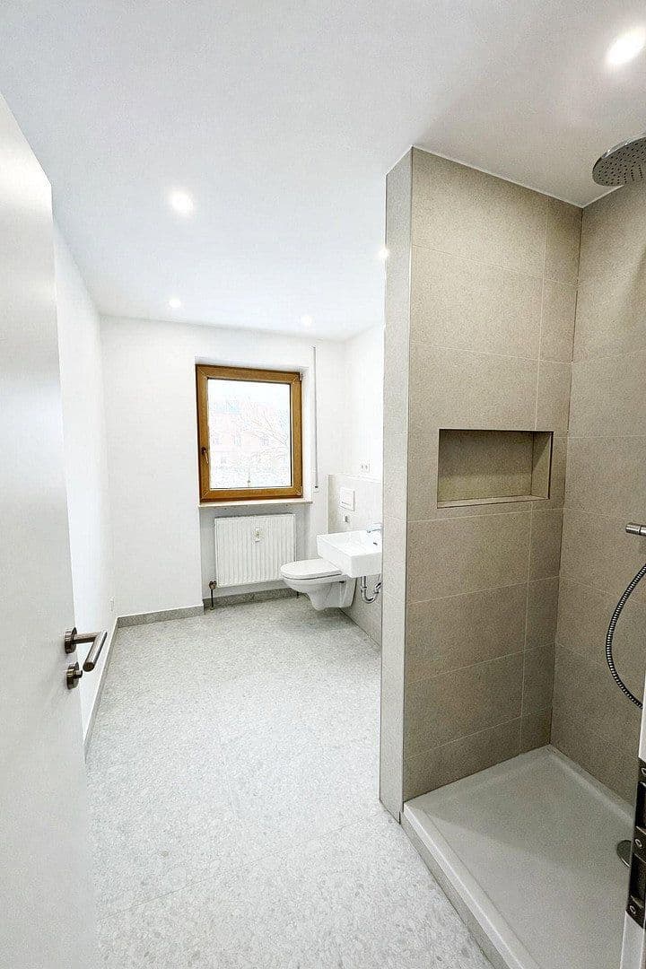 Prenájom bytu 3-izbový 84 m², Fürth, Bavorsko Prenájom bytu 3-izbový 84 m², Fürth, Bavorsko