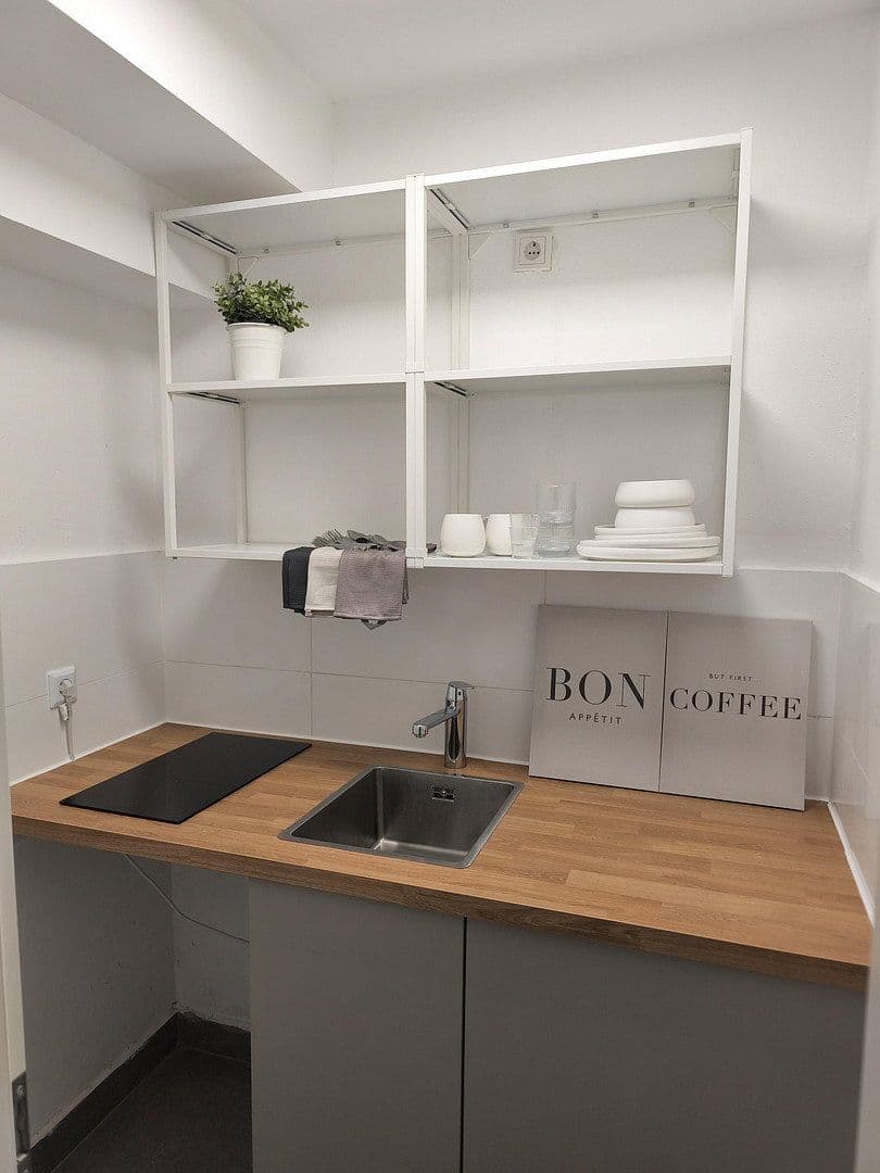 Prenájom bytu 1-izbový 35 m², Arnulfstraße, Köln, Severné Porýnie - Westfálsko Prenájom bytu 1-izbový 35 m², Arnulfstraße, Köln, Severné Porýnie - Westfálsko