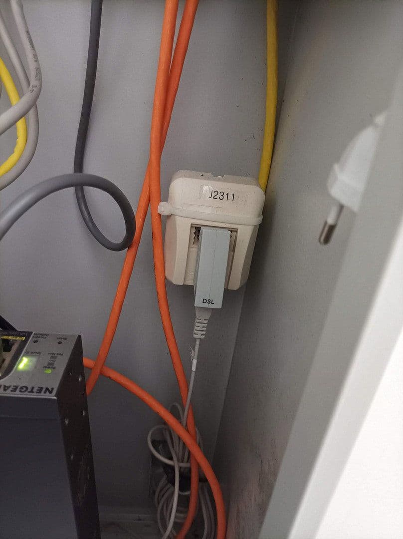 Prenájom nebytového priestoru 1.000 m², Meckenloher Straße 9, Rednitzhembach, Bavorsko Prenájom nebytového priestoru 1.000 m², Meckenloher Straße 9, Rednitzhembach, Bavorsko