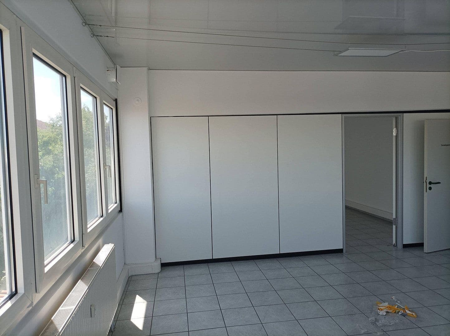 Prenájom nebytového priestoru 1.000 m², Meckenloher Straße 9, Rednitzhembach, Bavorsko Prenájom nebytového priestoru 1.000 m², Meckenloher Straße 9, Rednitzhembach, Bavorsko