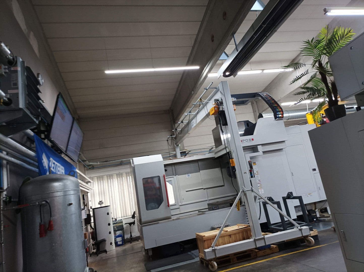 Prenájom nebytového priestoru 1.000 m², Meckenloher Straße 9, Rednitzhembach, Bavorsko Prenájom nebytového priestoru 1.000 m², Meckenloher Straße 9, Rednitzhembach, Bavorsko