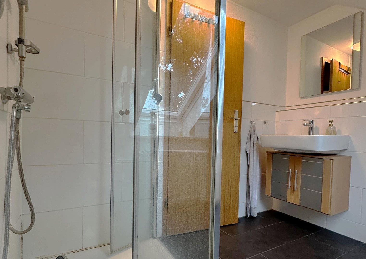 Predaj domu 293 m², pozemek 1.300 m², Schützenstraße 25, Visselhövede, Dolné Sasko Predaj domu 293 m², pozemek 1.300 m², Schützenstraße 25, Visselhövede, Dolné Sasko