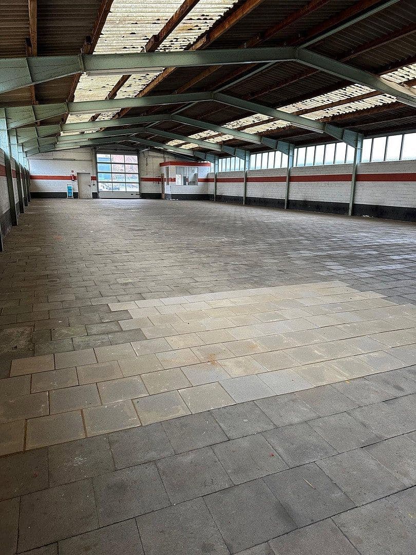 Prenájom nebytového priestoru 460 m², Marklohe, Dolné Sasko Prenájom nebytového priestoru 460 m², Marklohe, Dolné Sasko