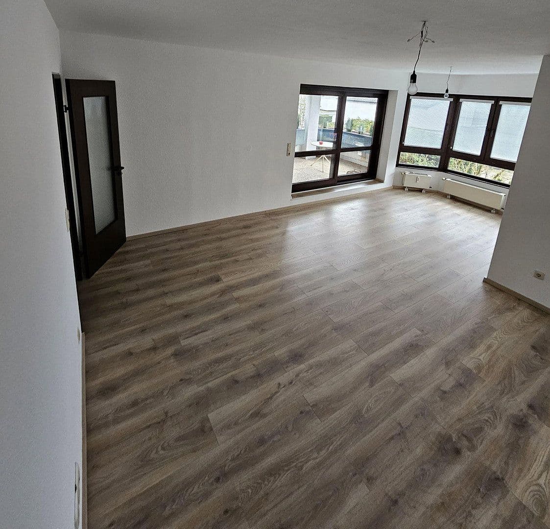 Prenájom bytu 2-izbový 75 m², Wiesbaden, Hesensko Prenájom bytu 2-izbový 75 m², Wiesbaden, Hesensko