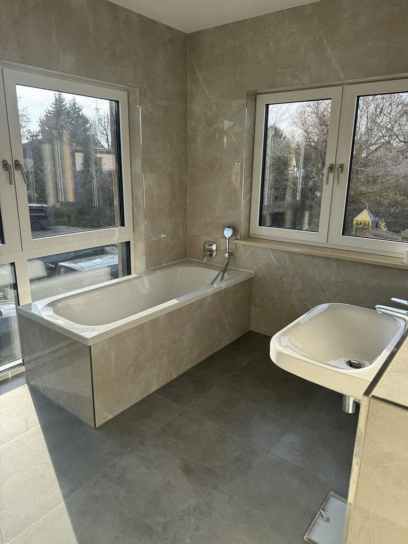 Prenájom bytu 4-izbový 105 m², Berlin, Berlín Prenájom bytu 4-izbový 105 m², Berlin, Berlín