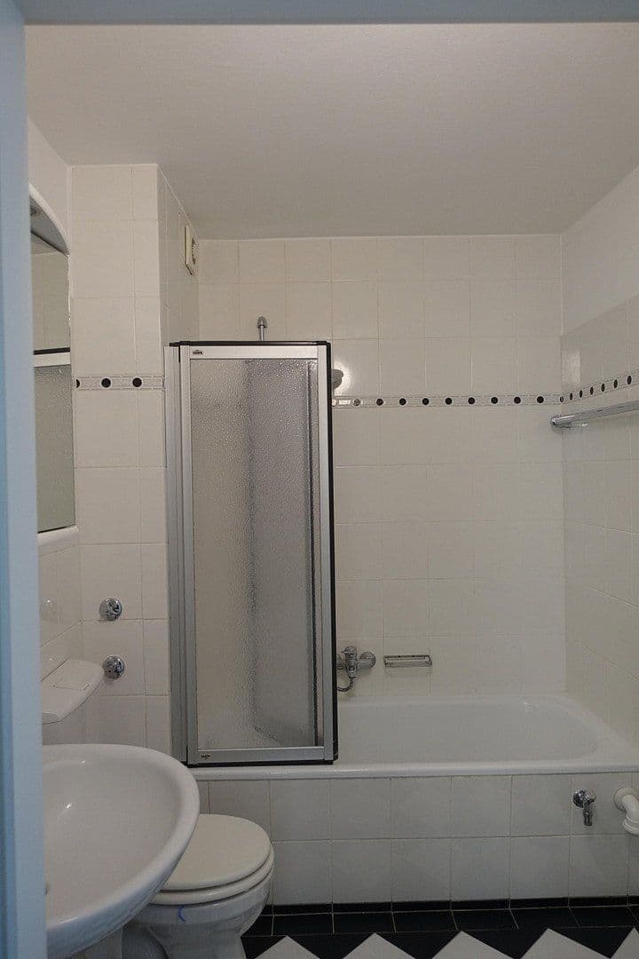 Prenájom bytu 3-izbový 67 m², Köln, Severné Porýnie - Westfálsko Prenájom bytu 3-izbový 67 m², Köln, Severné Porýnie - Westfálsko