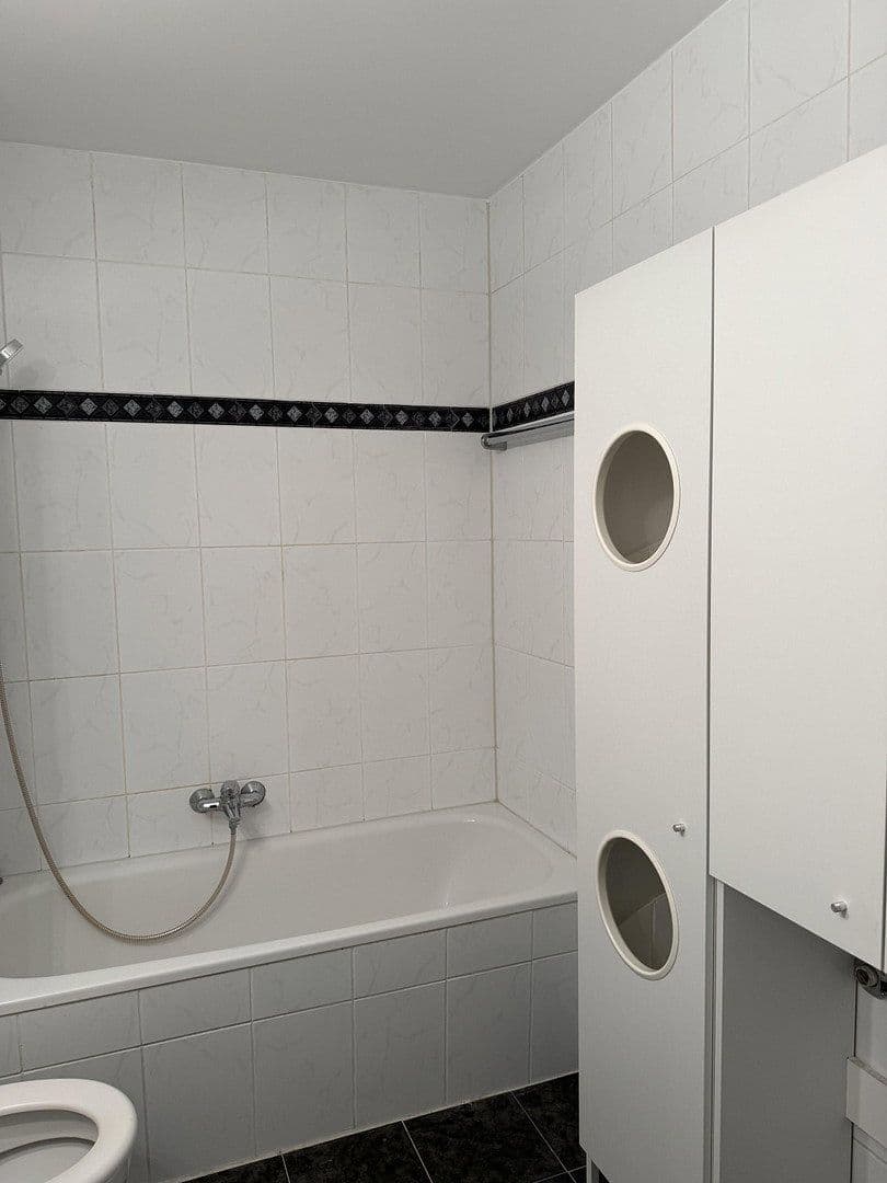 Prenájom bytu 3-izbový 67 m², Köln, Severné Porýnie - Westfálsko Prenájom bytu 3-izbový 67 m², Köln, Severné Porýnie - Westfálsko