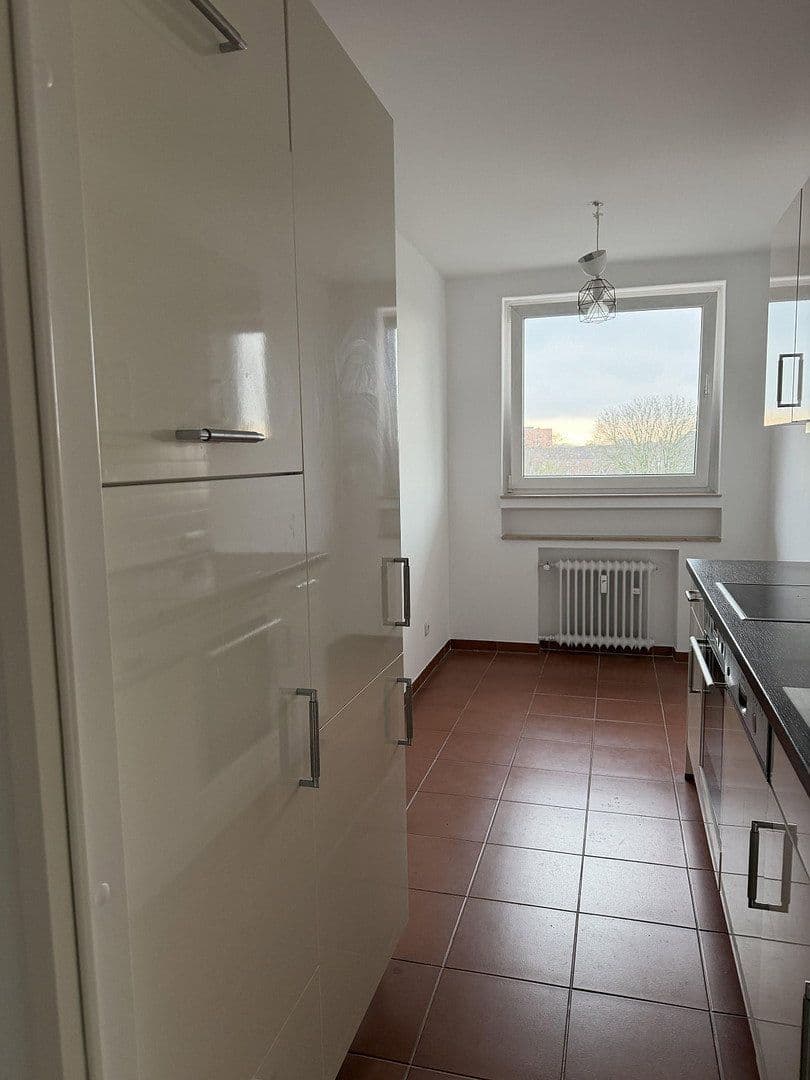 Prenájom bytu 3-izbový 67 m², Köln, Severné Porýnie - Westfálsko Prenájom bytu 3-izbový 67 m², Köln, Severné Porýnie - Westfálsko