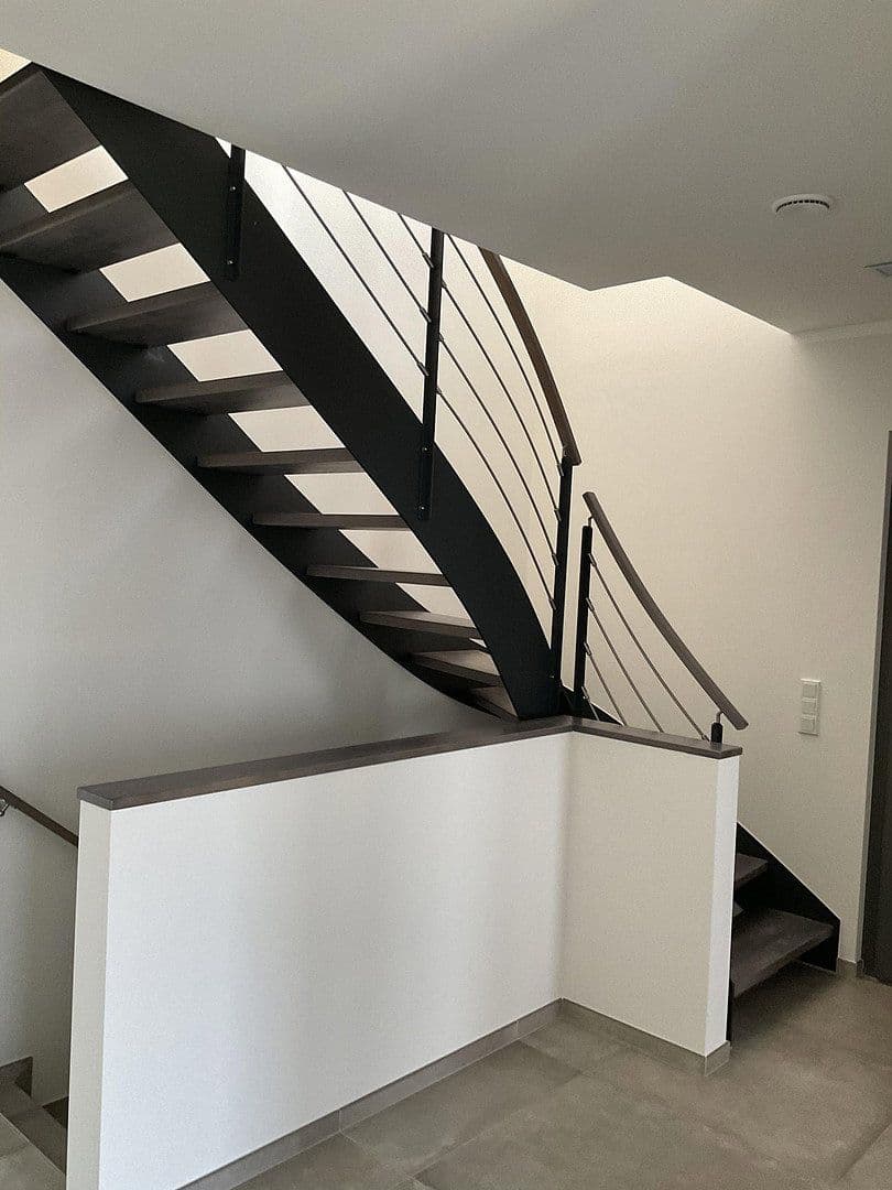 Prenájom domu 201 m², pozemek 436 m², Bad Vilbel, Hesensko Prenájom domu 201 m², pozemek 436 m², Bad Vilbel, Hesensko