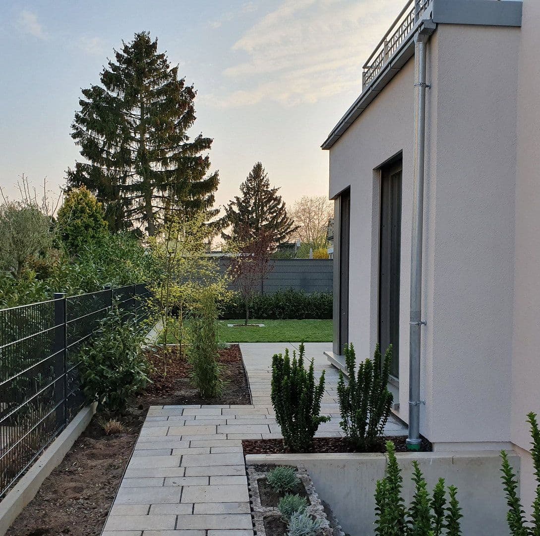 Prenájom domu 201 m², pozemek 436 m², Bad Vilbel, Hesensko Prenájom domu 201 m², pozemek 436 m², Bad Vilbel, Hesensko