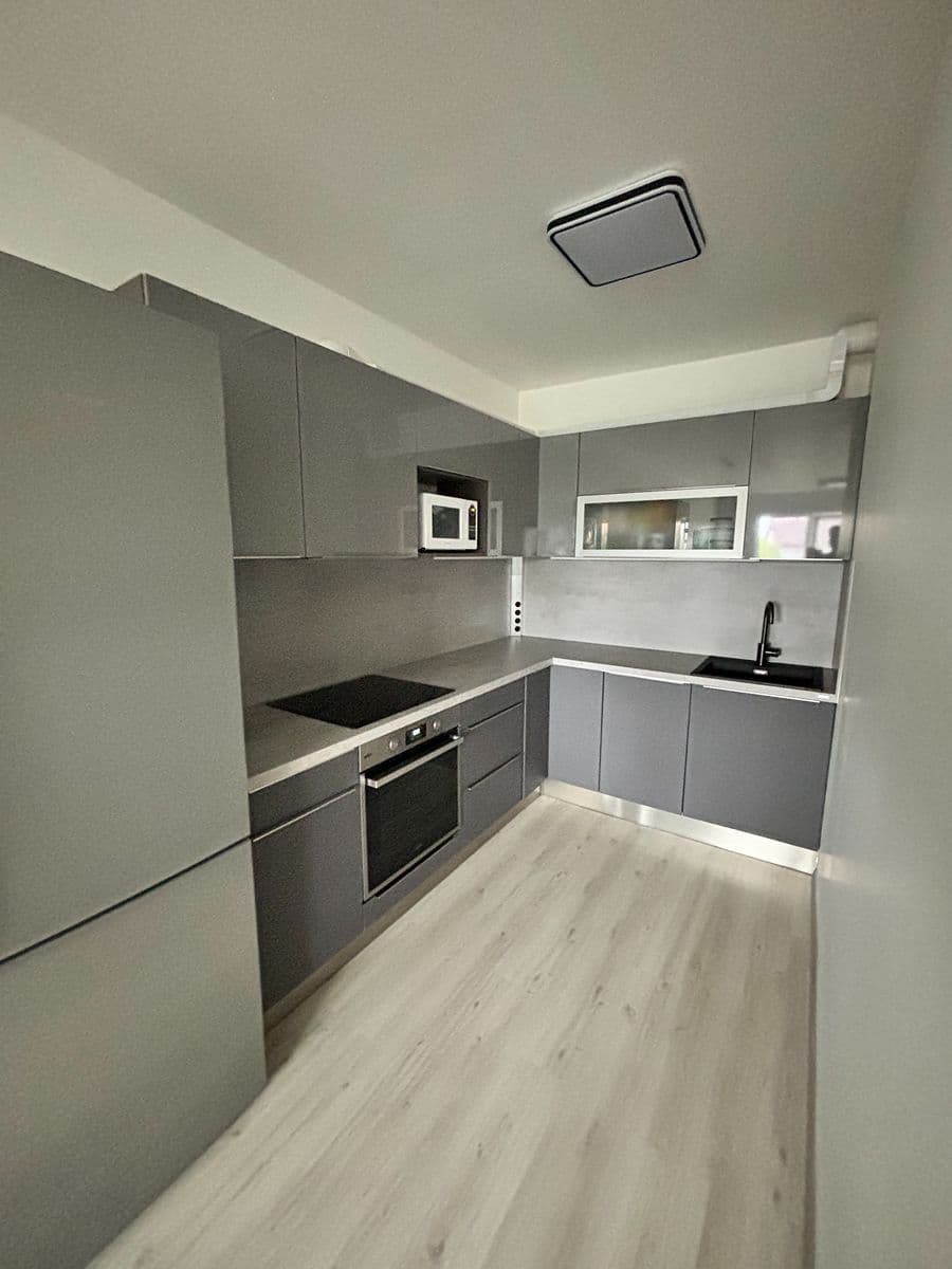 Predaj bytu 2-izbový 68 m², U Parketárny, Unhošť, Středočeský kraj Predaj bytu 2-izbový 68 m², U Parketárny, Unhošť, Středočeský kraj