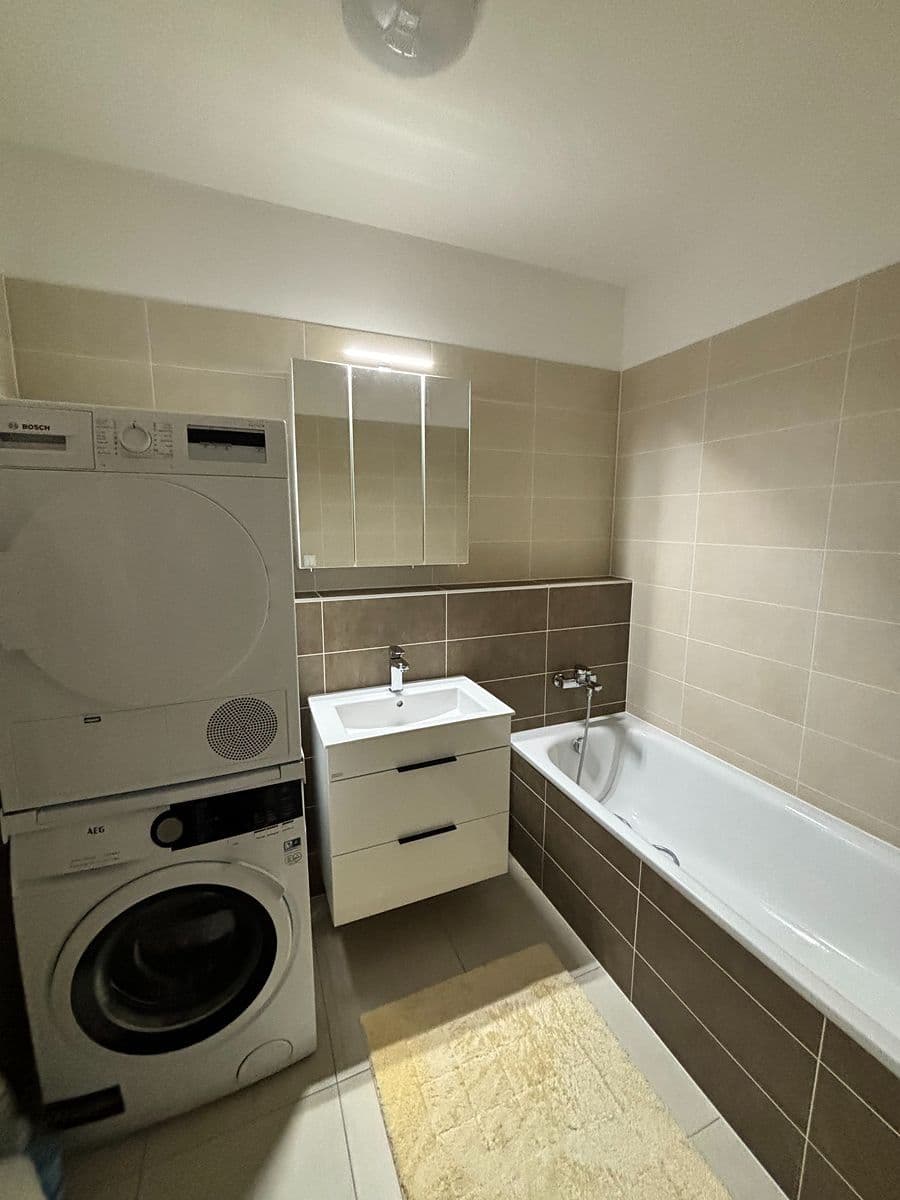 Predaj bytu 2-izbový 68 m², U Parketárny, Unhošť, Středočeský kraj Predaj bytu 2-izbový 68 m², U Parketárny, Unhošť, Středočeský kraj