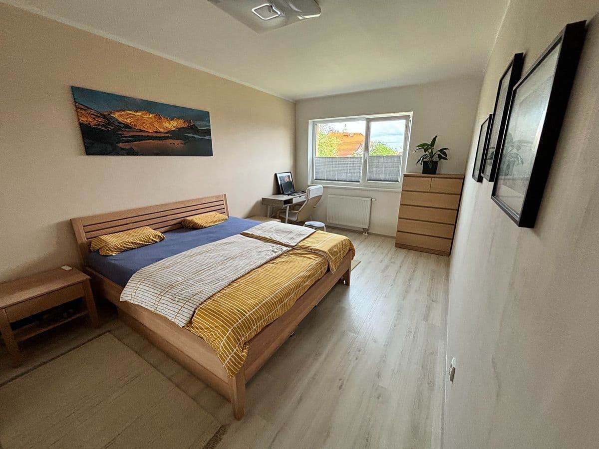 Predaj bytu 2-izbový 68 m², U Parketárny, Unhošť, Středočeský kraj Predaj bytu 2-izbový 68 m², U Parketárny, Unhošť, Středočeský kraj