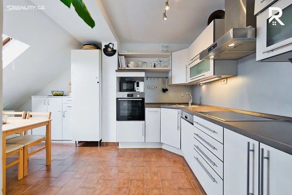 Prenájom bytu 3-izbový 71 m², Znojemská, Hrušovany nad Jevišovkou, Jihomoravský kraj Prenájom bytu 3-izbový 71 m², Znojemská, Hrušovany nad Jevišovkou, Jihomoravský kraj