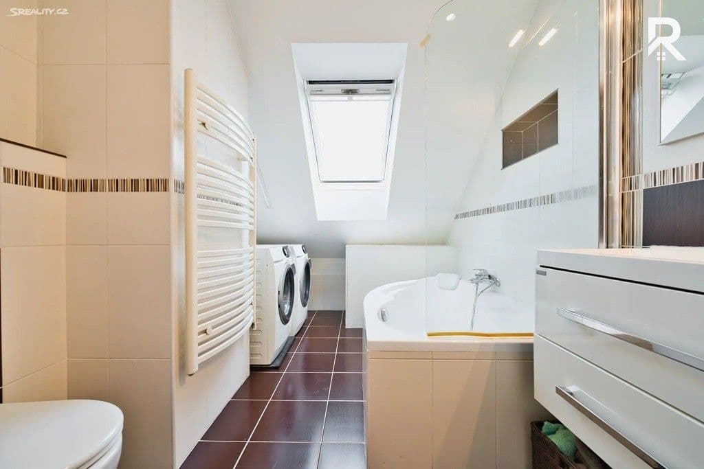 Prenájom bytu 3-izbový 71 m², Znojemská, Hrušovany nad Jevišovkou, Jihomoravský kraj Prenájom bytu 3-izbový 71 m², Znojemská, Hrušovany nad Jevišovkou, Jihomoravský kraj