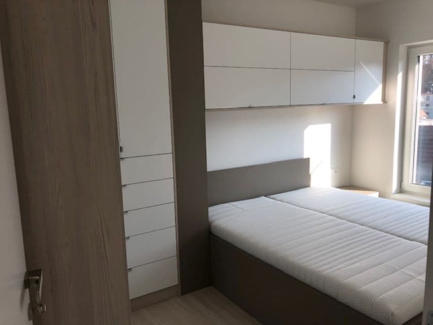 Prenájom bytu 2-izbový 50 m², Meziříčská, Rožnov pod Radhoštěm, Zlínský kraj Prenájom bytu 2-izbový 50 m², Meziříčská, Rožnov pod Radhoštěm, Zlínský kraj