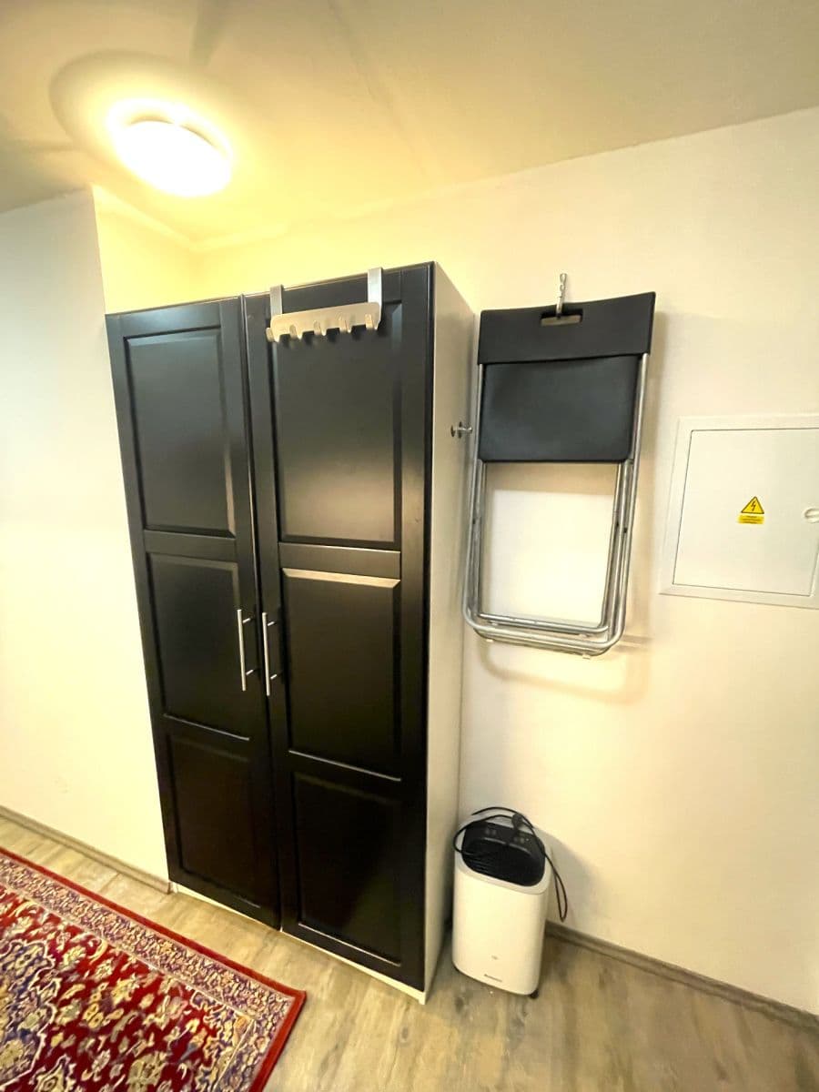 Prenájom bytu 1-izbový 17 m², Na Cikánce, Praha, Praha Prenájom bytu 1-izbový 17 m², Na Cikánce, Praha, Praha