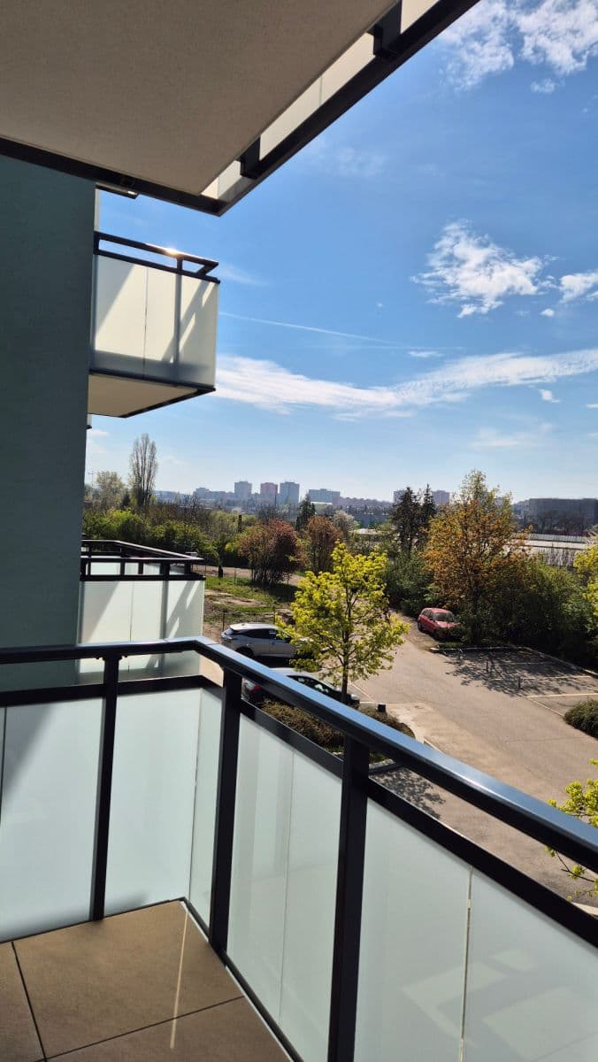 Prenájom bytu 2-izbový 45 m², Strančická, Praha, Praha Prenájom bytu 2-izbový 45 m², Strančická, Praha, Praha