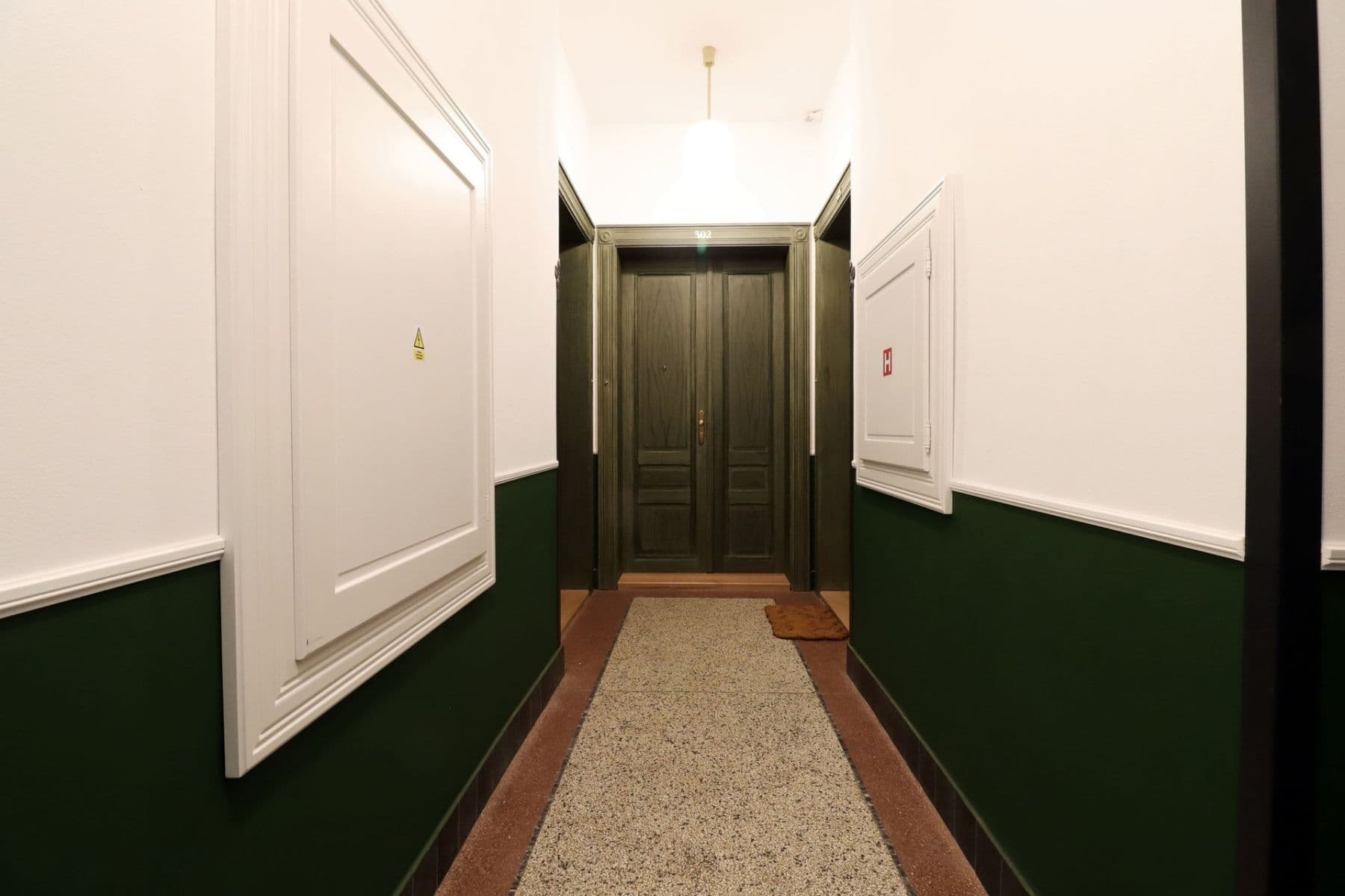 Prenájom bytu 2-izbový 75 m², Mánesova, Praha, Praha Prenájom bytu 2-izbový 75 m², Mánesova, Praha, Praha