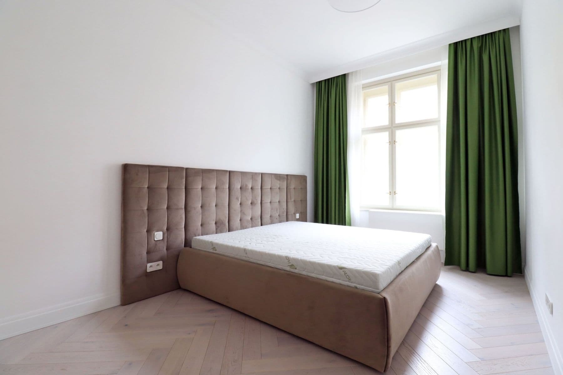 Prenájom bytu 2-izbový 75 m², Mánesova, Praha, Praha Prenájom bytu 2-izbový 75 m², Mánesova, Praha, Praha