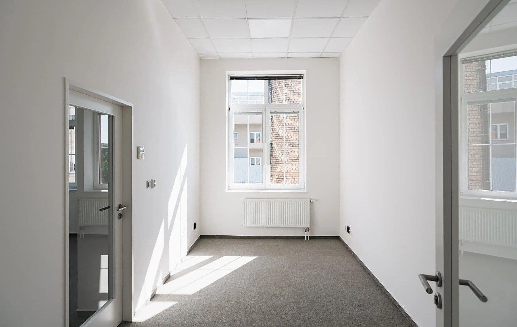 Prenájom kancelárie 15 m², Nádražní, Praha, Praha Prenájom kancelárie 15 m², Nádražní, Praha, Praha