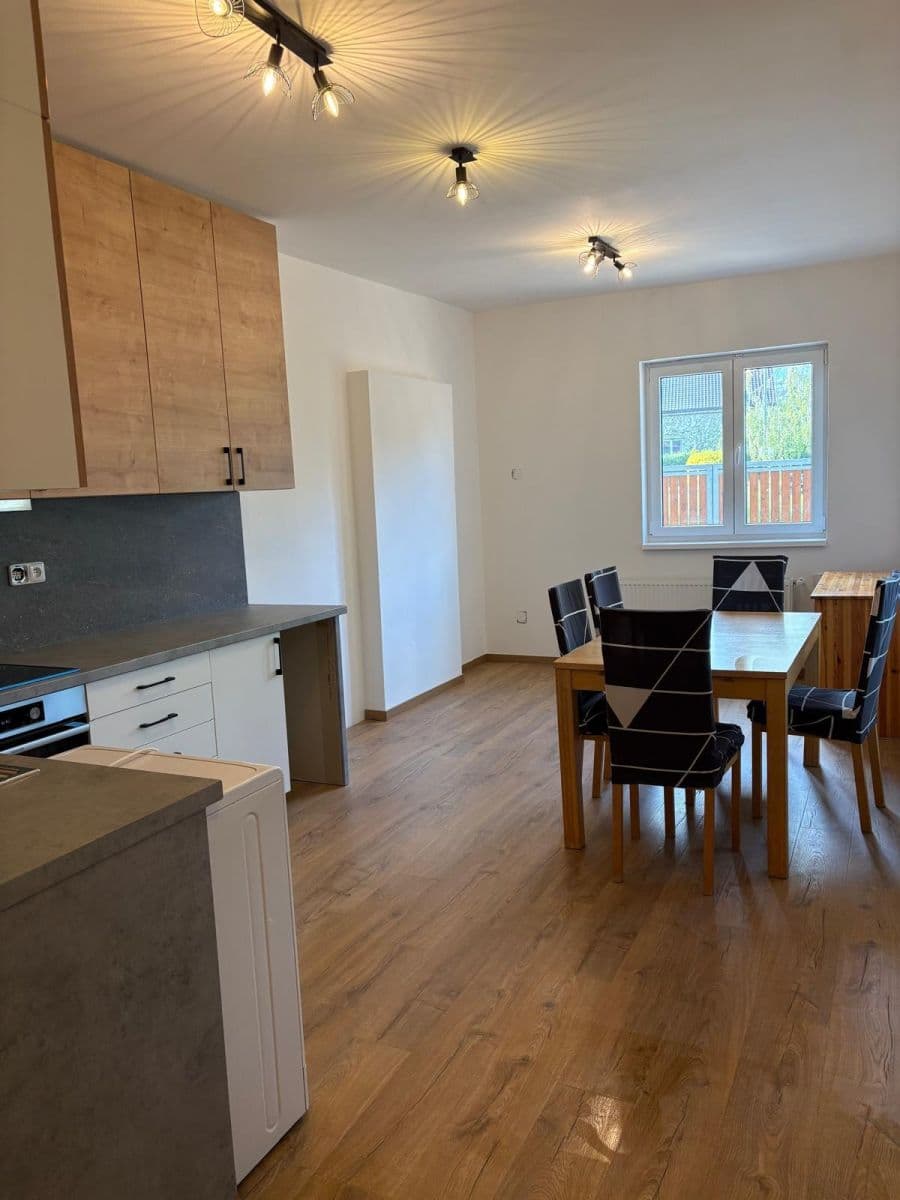 Prenájom bytu 2-izbový 35 m², Řevnická, Lety, Středočeský kraj Prenájom bytu 2-izbový 35 m², Řevnická, Lety, Středočeský kraj