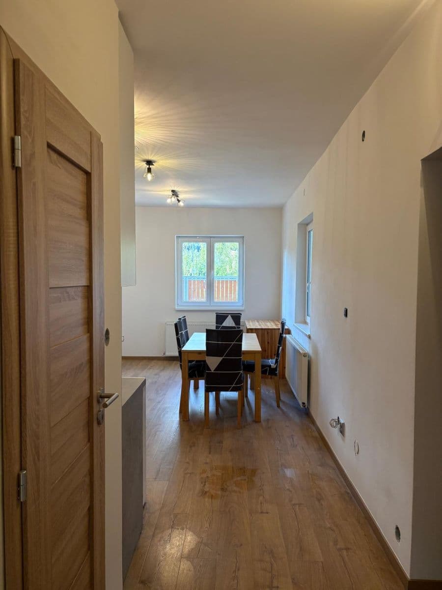 Prenájom bytu 2-izbový 35 m², Řevnická, Lety, Středočeský kraj Prenájom bytu 2-izbový 35 m², Řevnická, Lety, Středočeský kraj