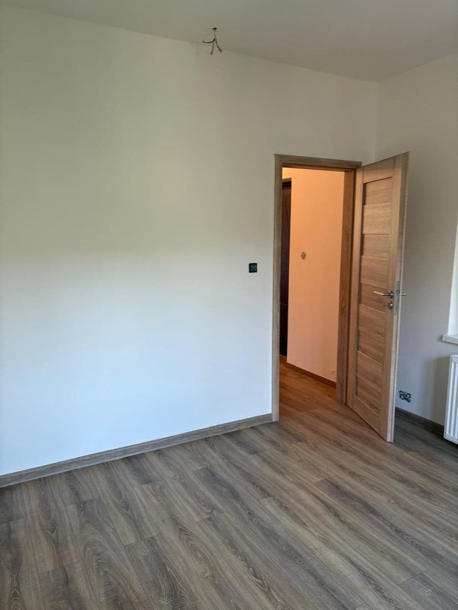 Prenájom bytu 2-izbový 35 m², Řevnická, Lety, Středočeský kraj Prenájom bytu 2-izbový 35 m², Řevnická, Lety, Středočeský kraj