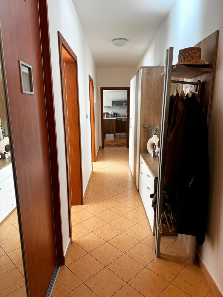 Prenájom bytu 3-izbový 78 m², Budapešťská, Praha, Praha Prenájom bytu 3-izbový 78 m², Budapešťská, Praha, Praha