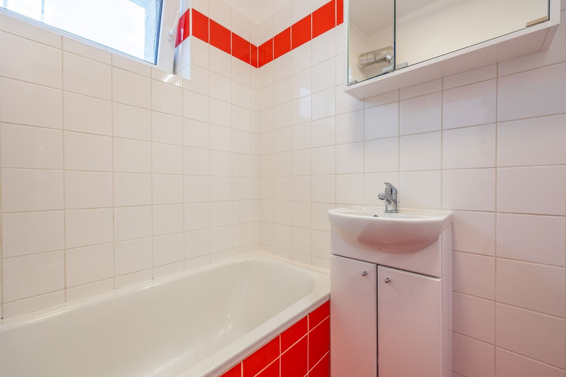 Predaj bytu 1-izbový 27 m², U Gymnázia, Praha, Praha Predaj bytu 1-izbový 27 m², U Gymnázia, Praha, Praha