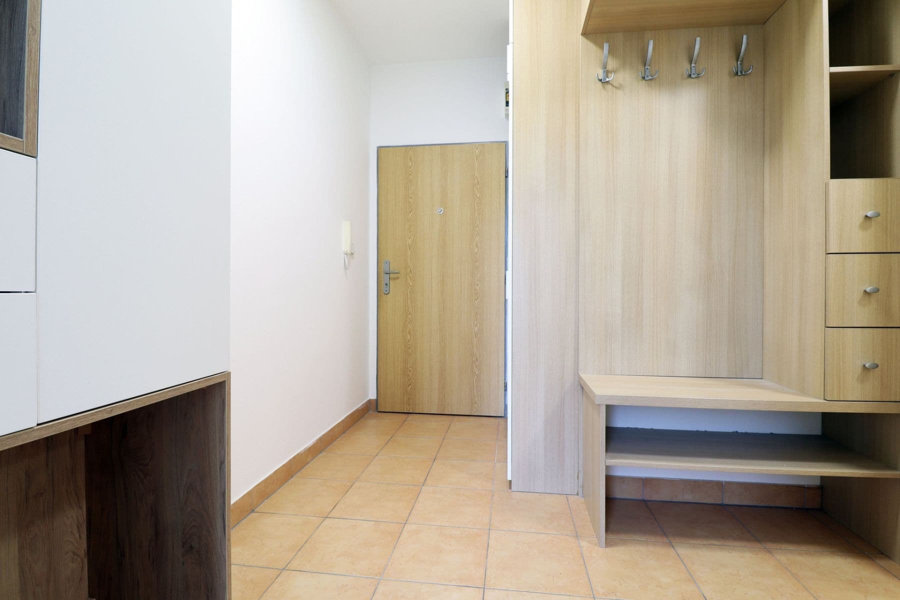 Prenájom bytu 2-izbový 56 m², V dolině, Praha, Praha Prenájom bytu 2-izbový 56 m², V dolině, Praha, Praha