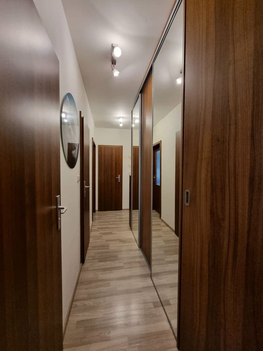 Prenájom bytu 2-izbový 52 m², V Honech, Klecany, Středočeský kraj Prenájom bytu 2-izbový 52 m², V Honech, Klecany, Středočeský kraj