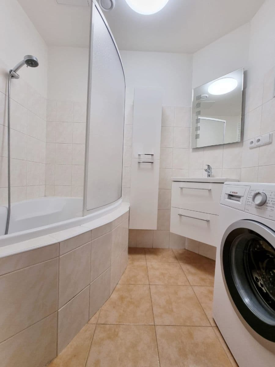 Prenájom bytu 2-izbový 52 m², V Honech, Klecany, Středočeský kraj Prenájom bytu 2-izbový 52 m², V Honech, Klecany, Středočeský kraj