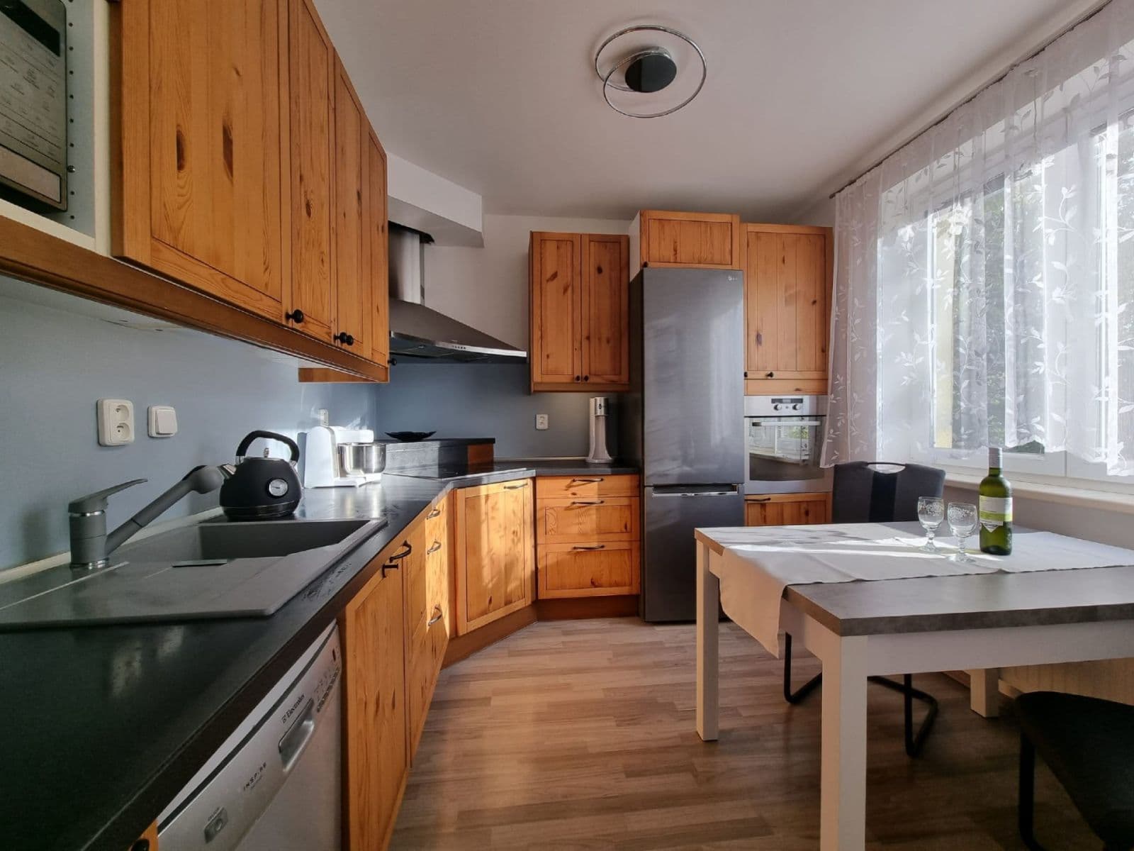 Prenájom bytu 2-izbový 52 m², V Honech, Klecany, Středočeský kraj Prenájom bytu 2-izbový 52 m², V Honech, Klecany, Středočeský kraj