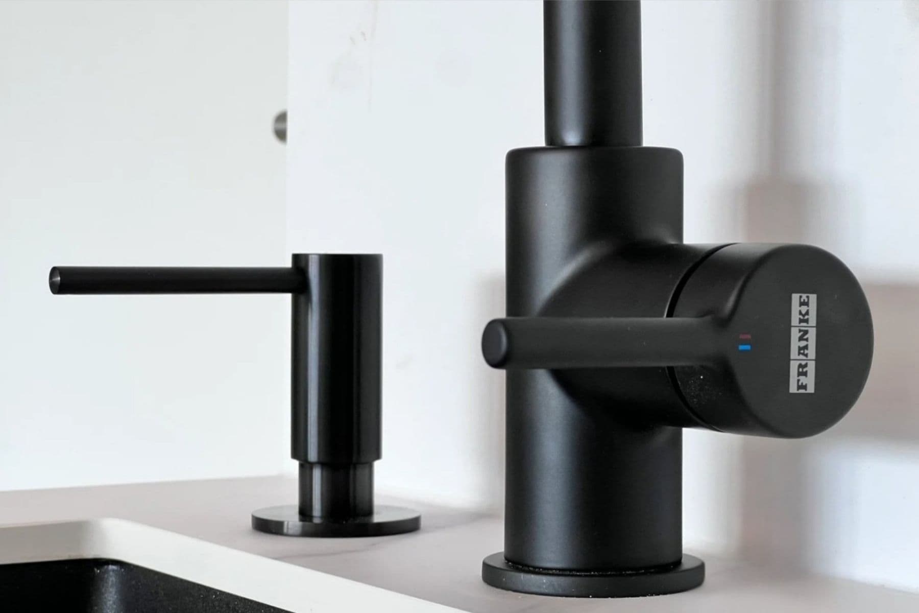 Prenájom bytu 1-izbový 35 m², Poděbradská, Praha, Praha Prenájom bytu 1-izbový 35 m², Poděbradská, Praha, Praha