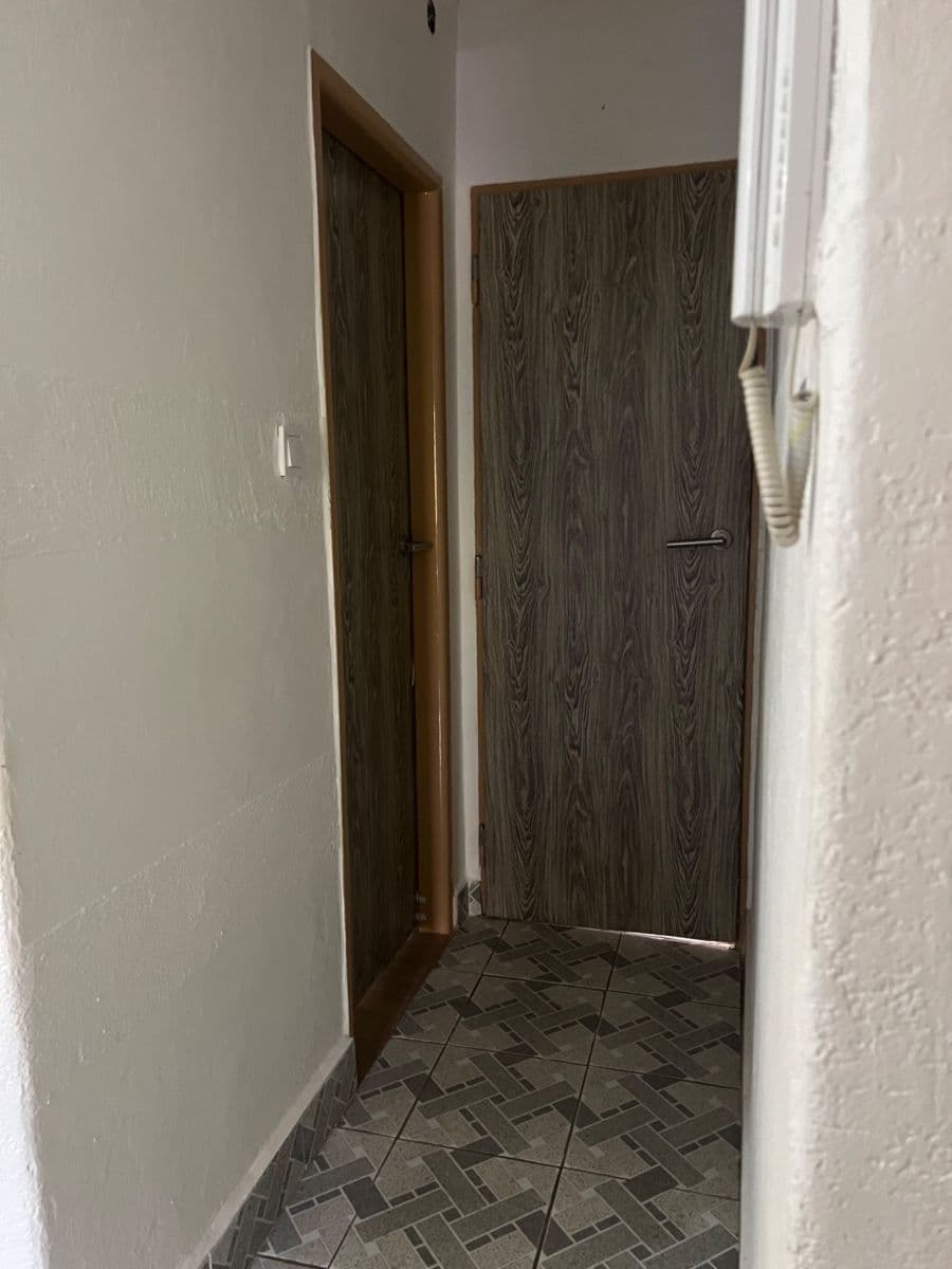 Predaj bytu 2-izbový 50 m², Handlová, Trenčiansky kraj Predaj bytu 2-izbový 50 m², Handlová, Trenčiansky kraj