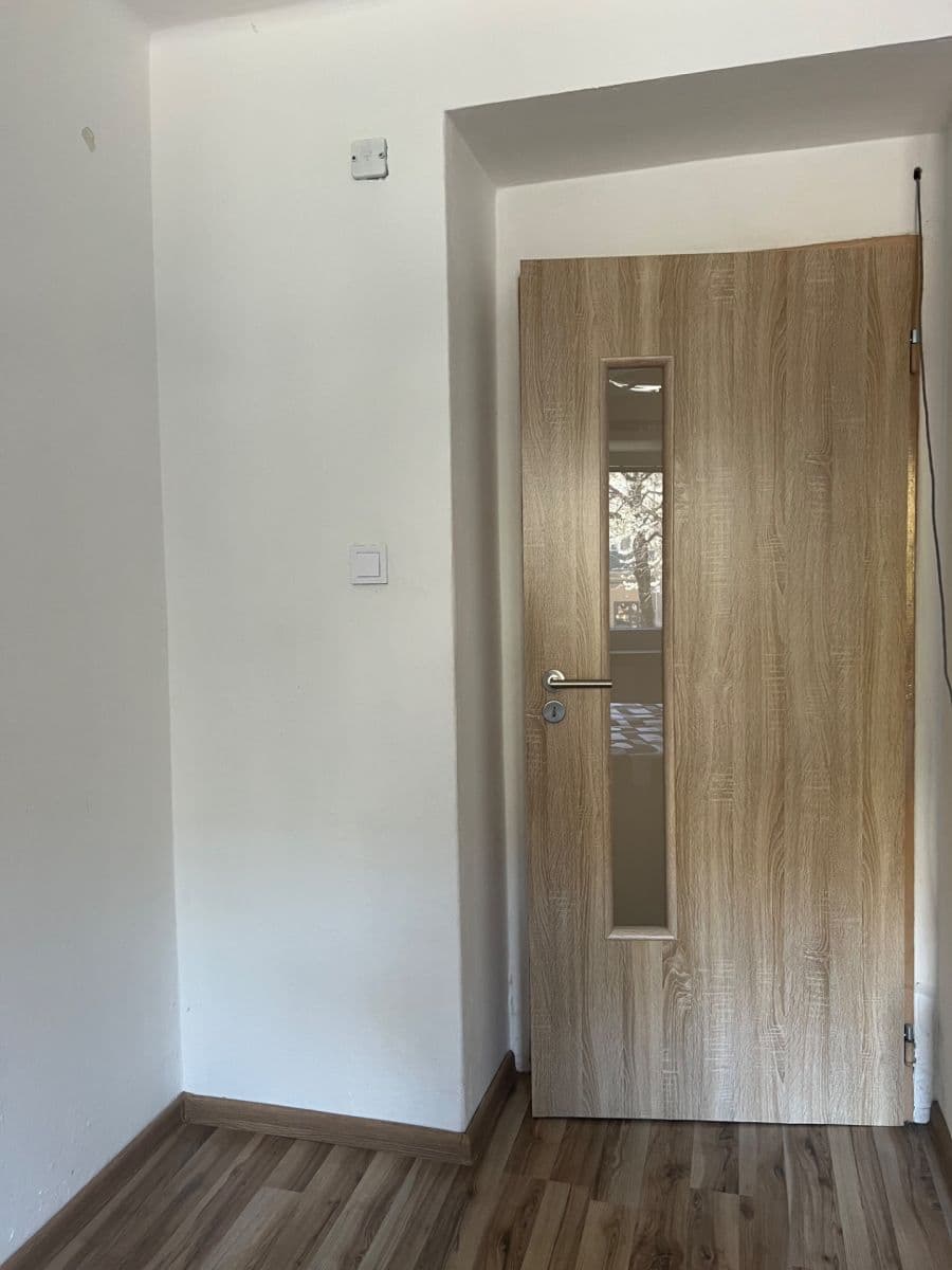 Predaj bytu 2-izbový 50 m², Handlová, Trenčiansky kraj Predaj bytu 2-izbový 50 m², Handlová, Trenčiansky kraj