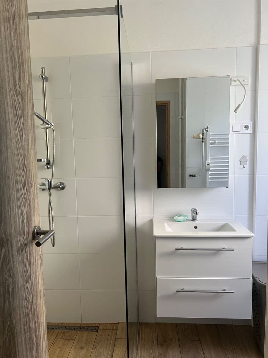 Predaj bytu 2-izbový 50 m², Handlová, Trenčiansky kraj Predaj bytu 2-izbový 50 m², Handlová, Trenčiansky kraj