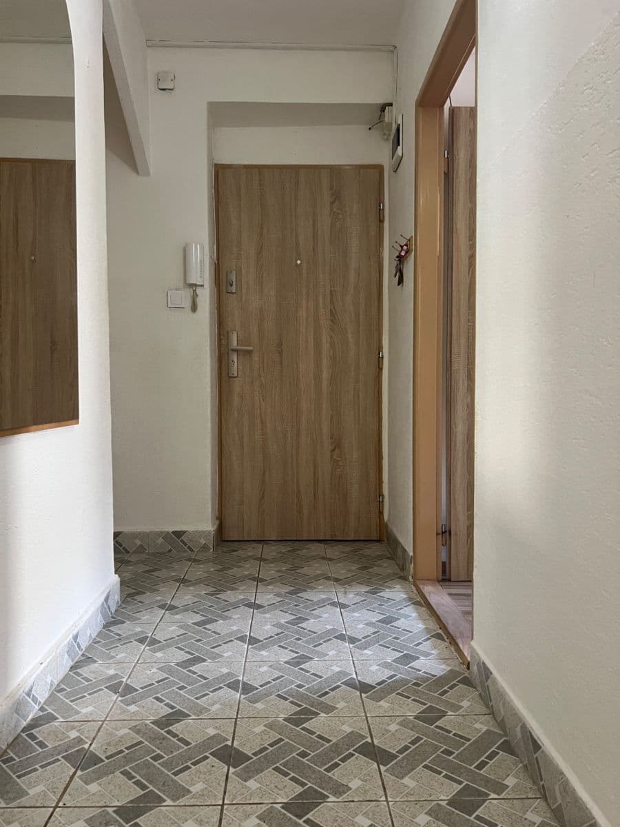Predaj bytu 2-izbový 50 m², Handlová, Trenčiansky kraj Predaj bytu 2-izbový 50 m², Handlová, Trenčiansky kraj