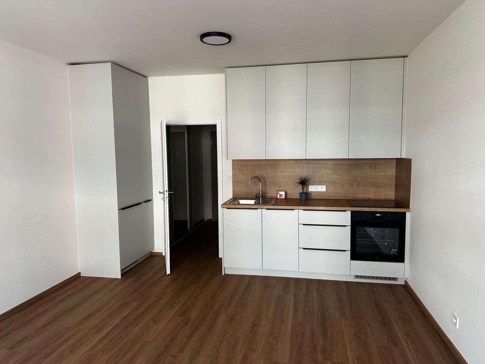 Prenájom bytu Garsoniéra 35 m², Gerstelova, Praha, Praha Prenájom bytu Garsoniéra 35 m², Gerstelova, Praha, Praha