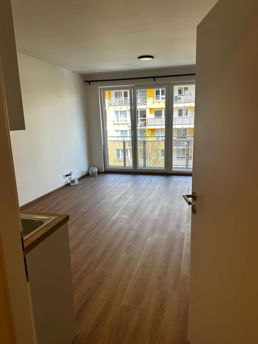 Prenájom bytu Garsoniéra 35 m², Gerstelova, Praha, Praha Prenájom bytu Garsoniéra 35 m², Gerstelova, Praha, Praha