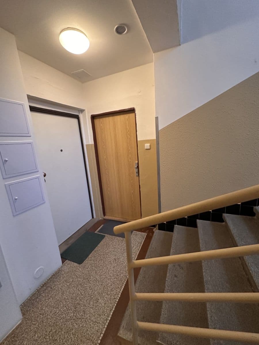 Prenájom bytu 1-izbový 23 m², Strančická, Praha, Praha Prenájom bytu 1-izbový 23 m², Strančická, Praha, Praha