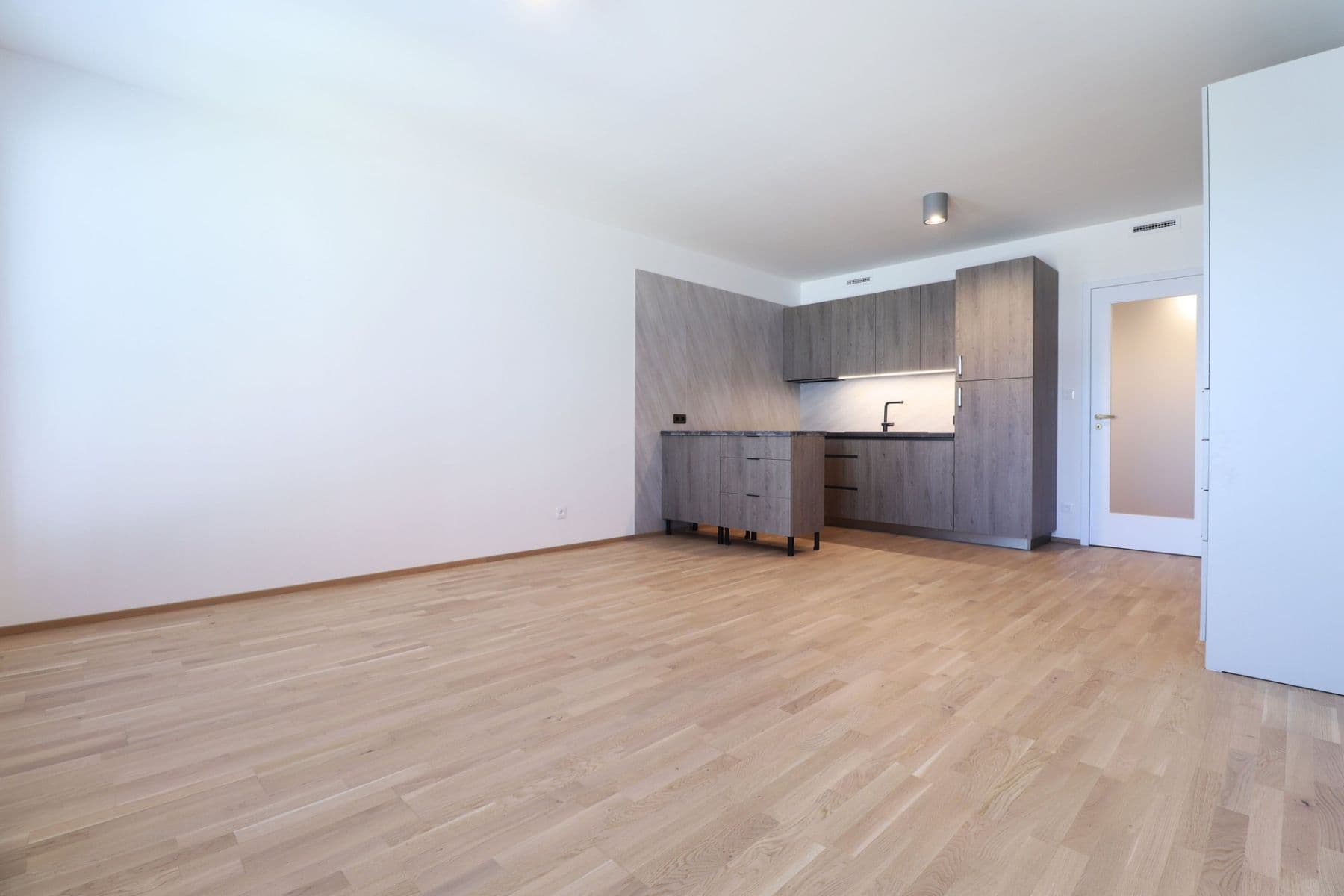 Prenájom bytu 1-izbový 36 m², Toyen, Praha, Praha Prenájom bytu 1-izbový 36 m², Toyen, Praha, Praha