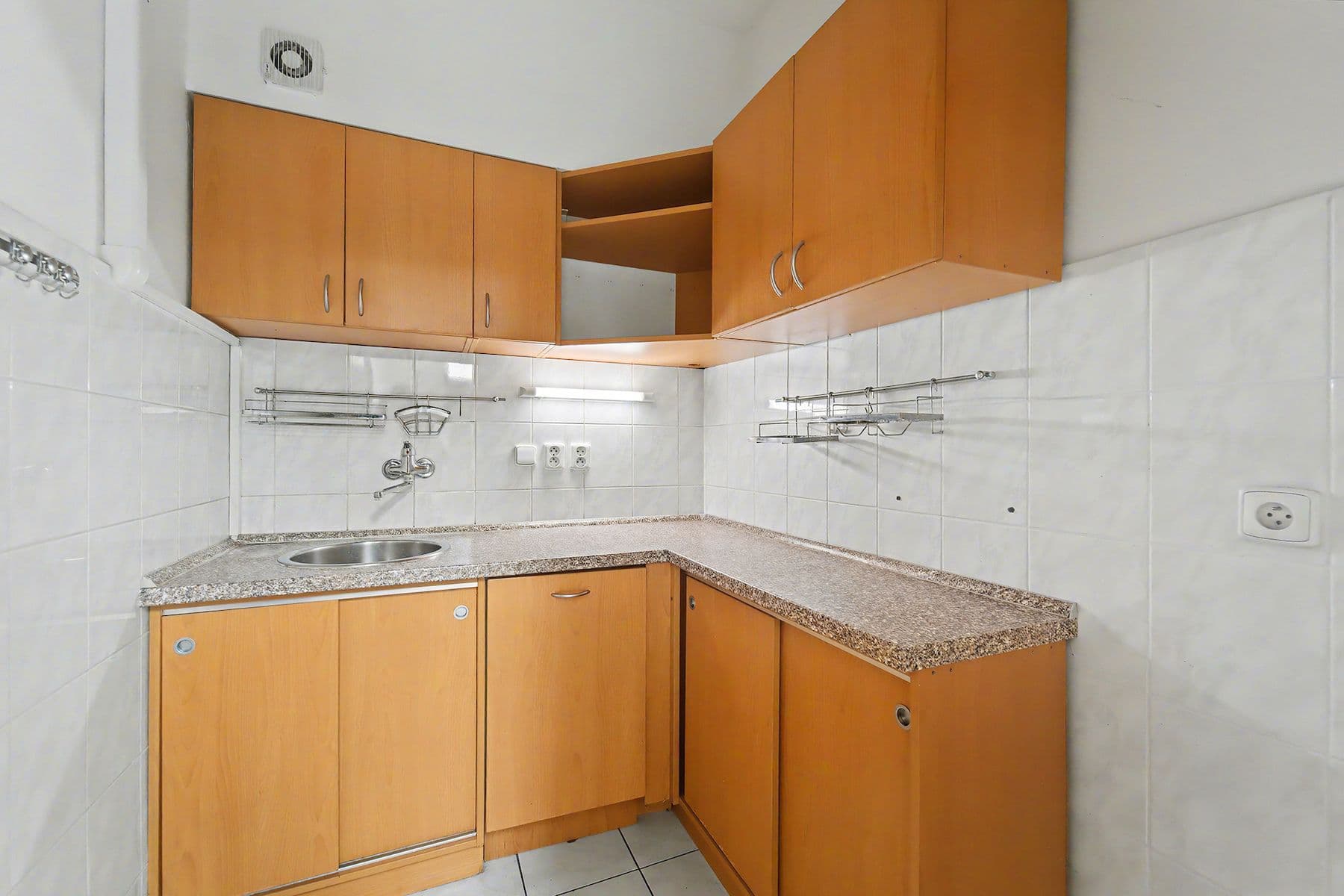 Predaj kancelárie 2.004 m², Čermákova, Kladno, Středočeský kraj Predaj kancelárie 2.004 m², Čermákova, Kladno, Středočeský kraj