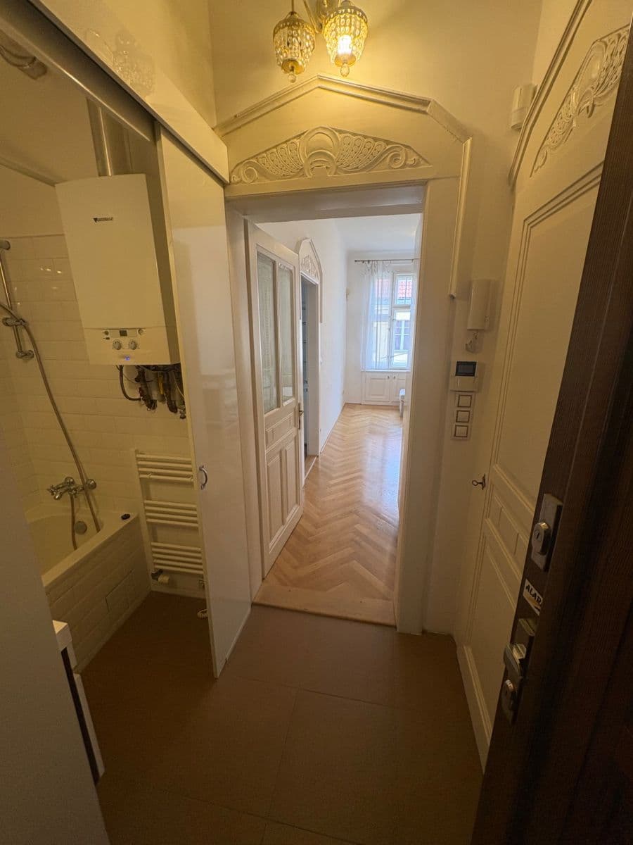 Prenájom bytu 2-izbový 47 m², Elišky Krásnohorské, Praha, Praha Prenájom bytu 2-izbový 47 m², Elišky Krásnohorské, Praha, Praha