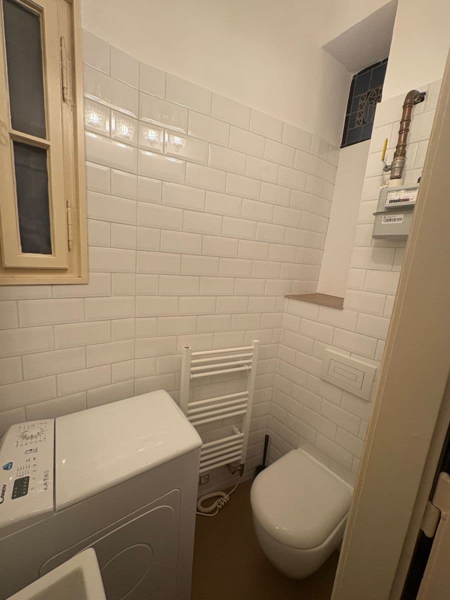 Prenájom bytu 2-izbový 47 m², Elišky Krásnohorské, Praha, Praha Prenájom bytu 2-izbový 47 m², Elišky Krásnohorské, Praha, Praha