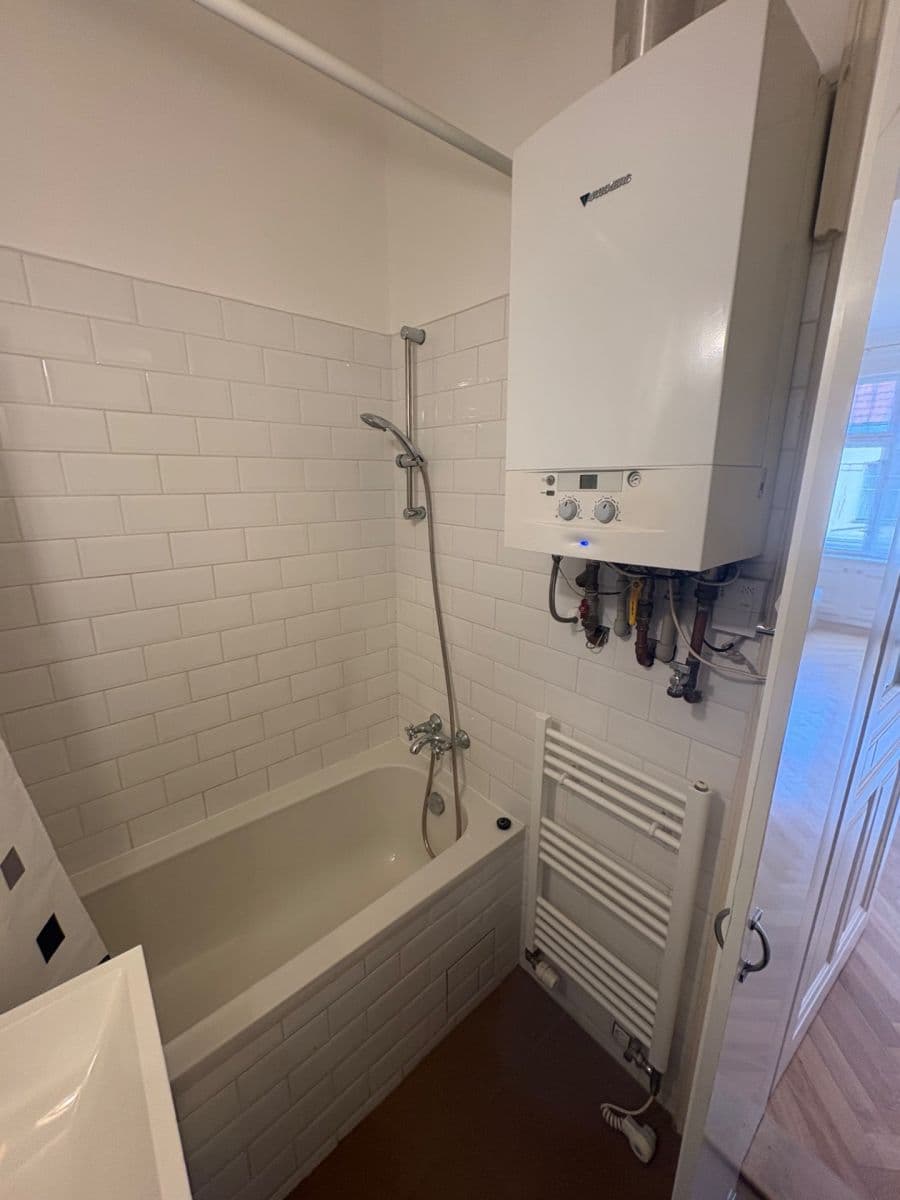 Prenájom bytu 2-izbový 47 m², Elišky Krásnohorské, Praha, Praha Prenájom bytu 2-izbový 47 m², Elišky Krásnohorské, Praha, Praha