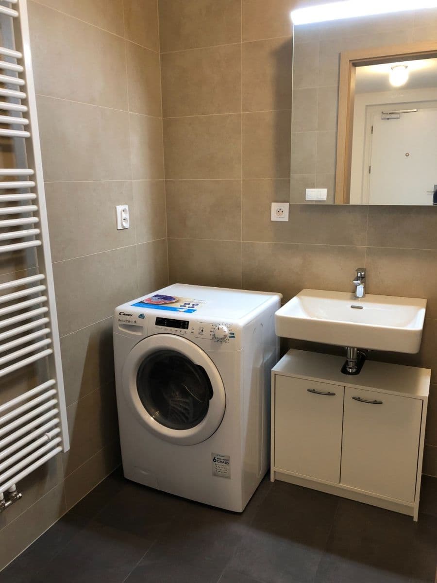 Predaj bytu 2-izbový 55 m², náměstí Biskupa Bruna, Ostrava, Moravskoslezský kraj Predaj bytu 2-izbový 55 m², náměstí Biskupa Bruna, Ostrava, Moravskoslezský kraj