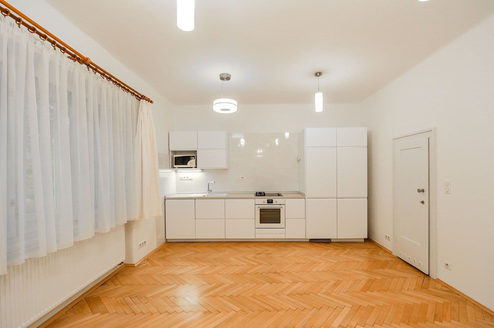 Prenájom bytu 2-izbový 55 m², Na Jezerce, Praha, Praha Prenájom bytu 2-izbový 55 m², Na Jezerce, Praha, Praha