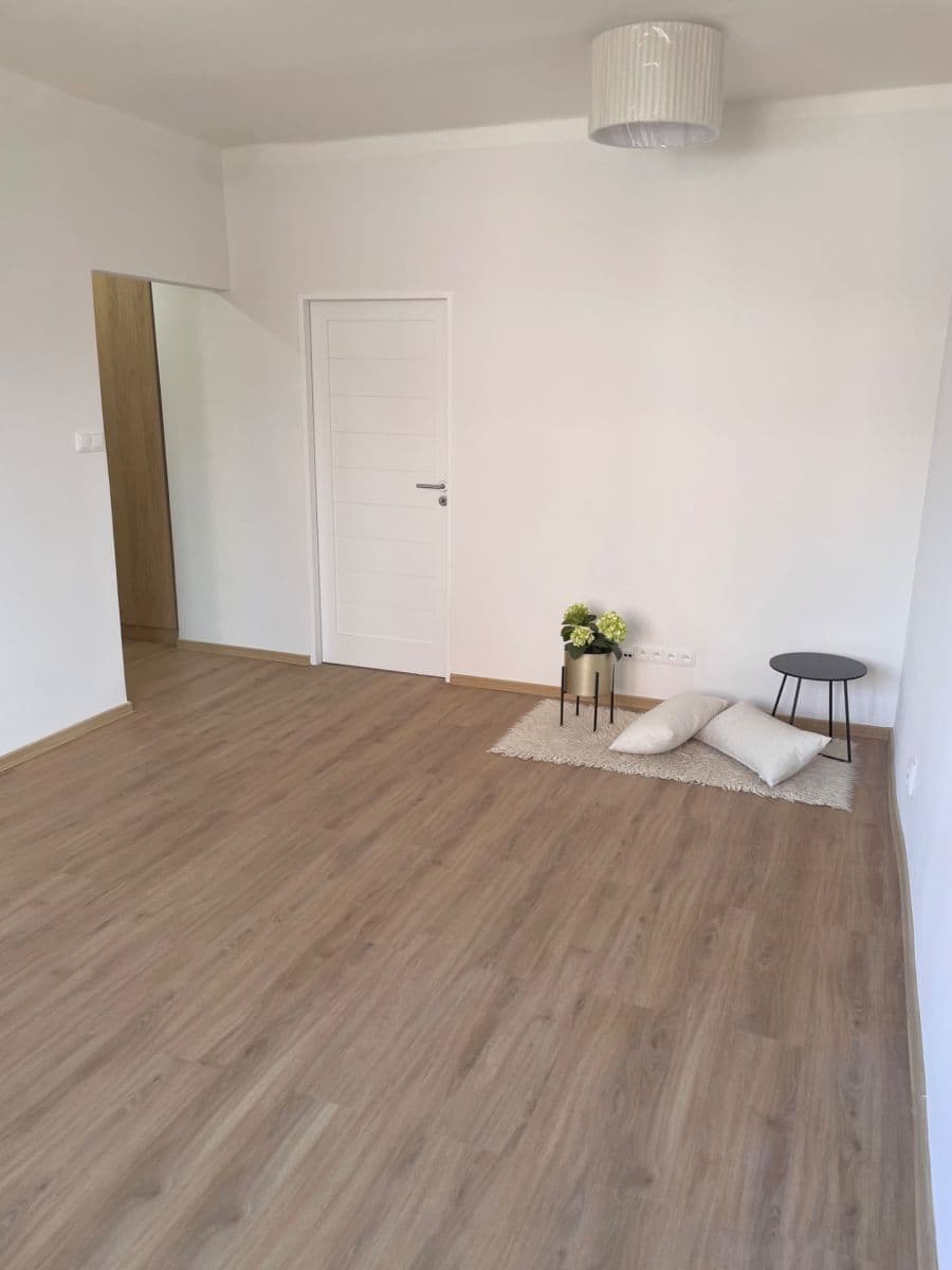 Prenájom bytu 2-izbový 55 m², Žilinská, Ostrava, Moravskoslezský kraj Prenájom bytu 2-izbový 55 m², Žilinská, Ostrava, Moravskoslezský kraj